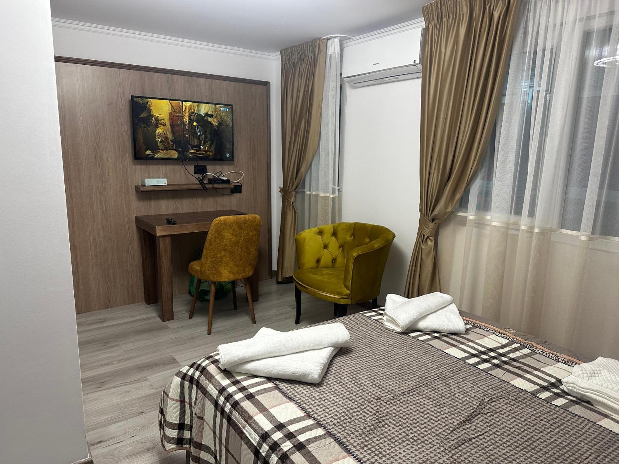 Pensiunea Cascada Putnei Lepşa Exterior foto